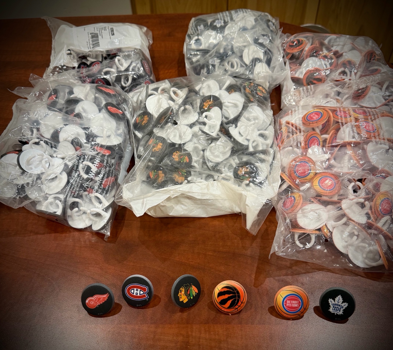 lot 218 image: cupcake toppers