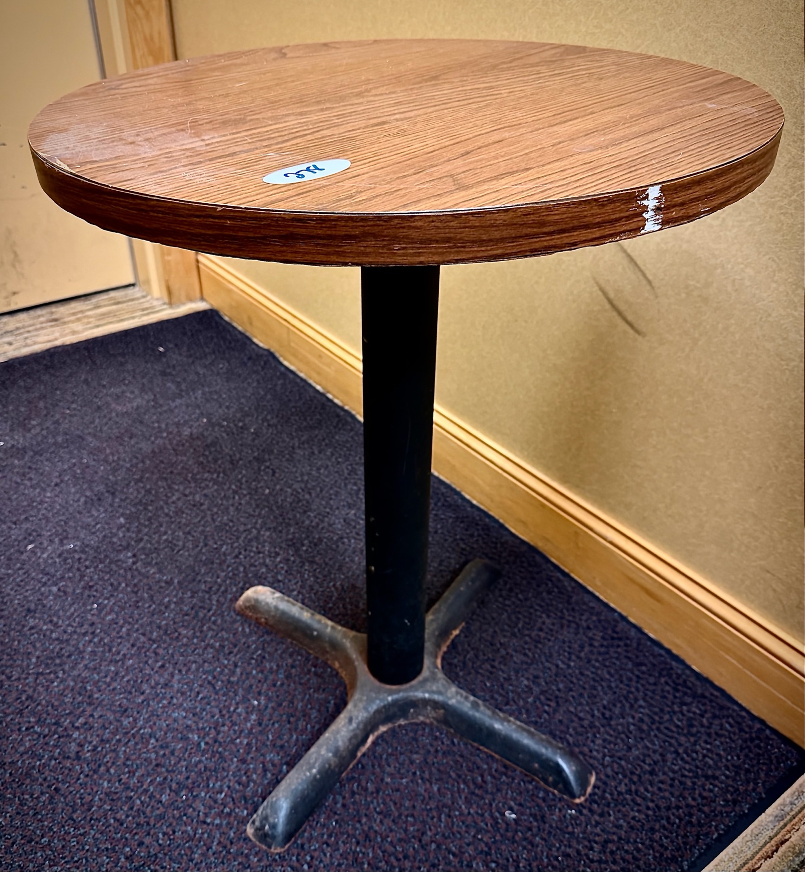 lot 278 image: round table