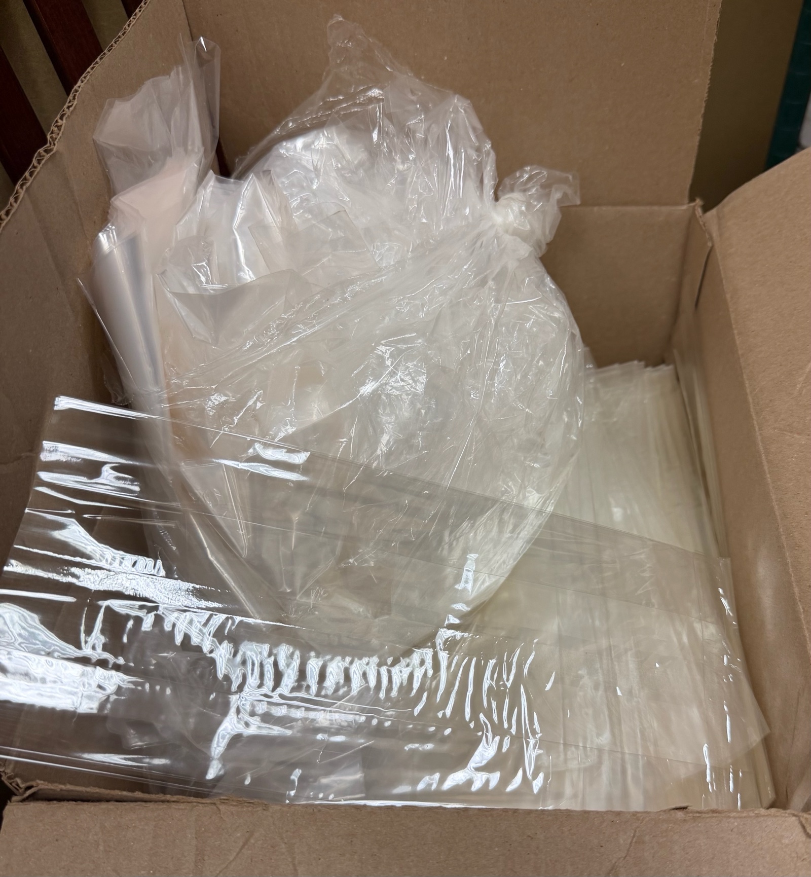 lot 289 image: woofie bags