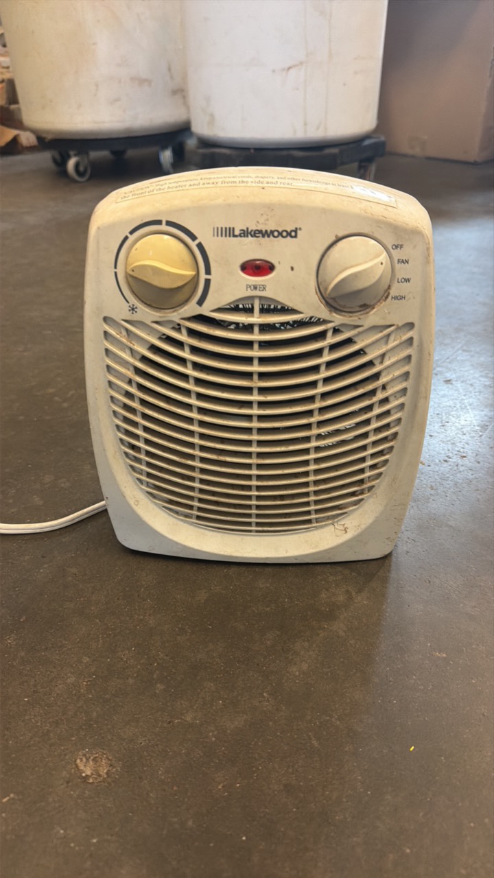 lot 313 image: Lakewood electric heater