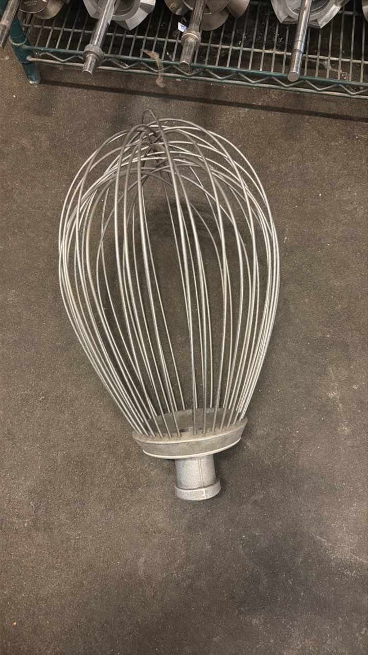 lot 367 image: wire whip attachment 80 Quart