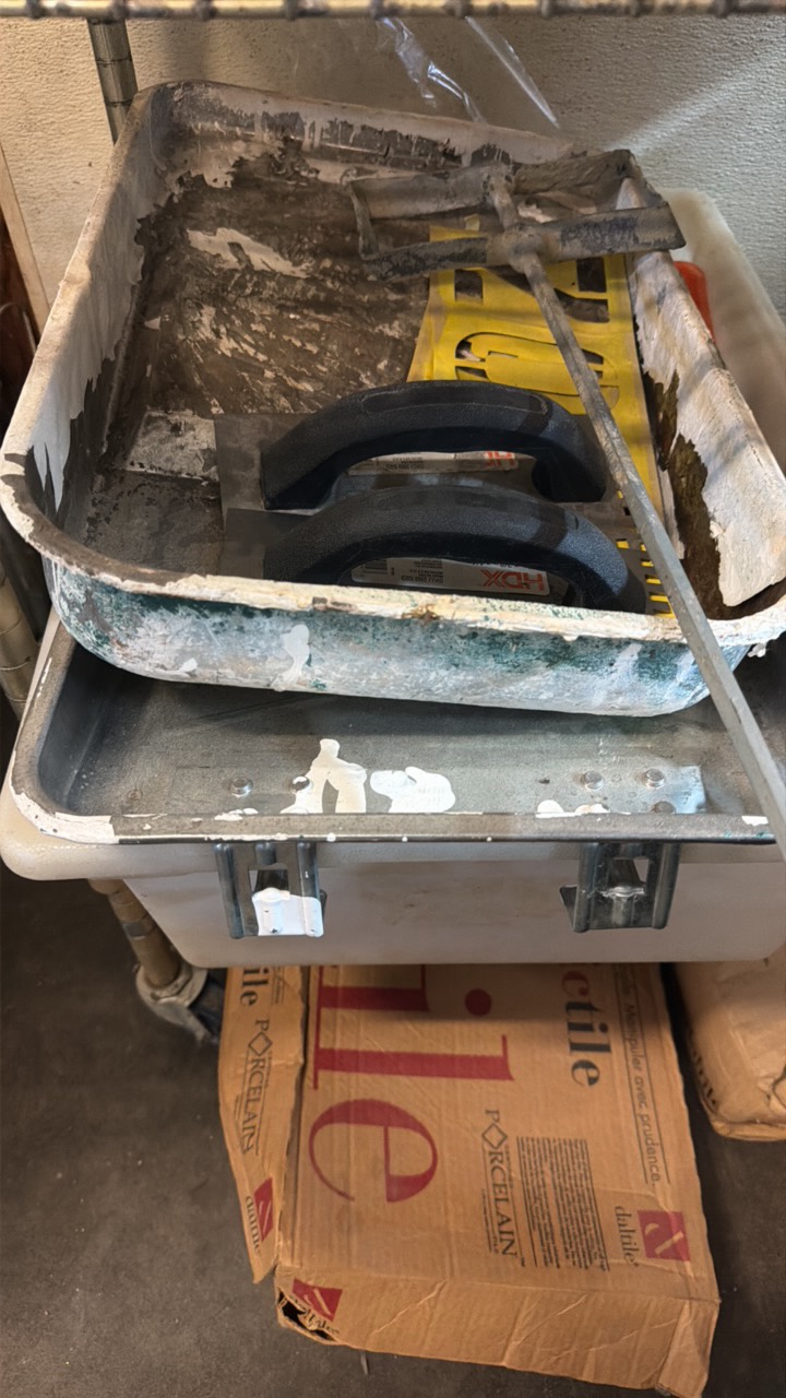 lot 383 image: box of painters, trays man, miscellaneous supplies