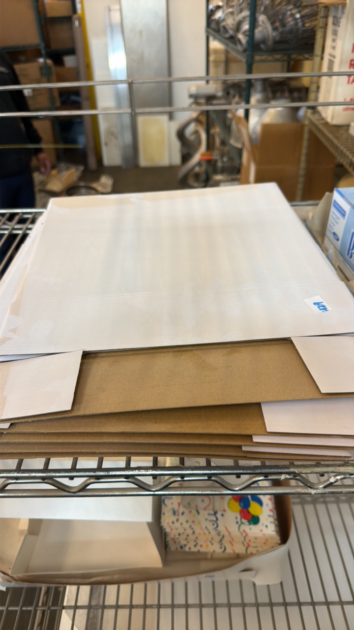 lot 429 image: pie boxes