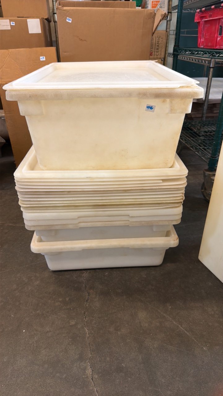 lot 446 image: large totes