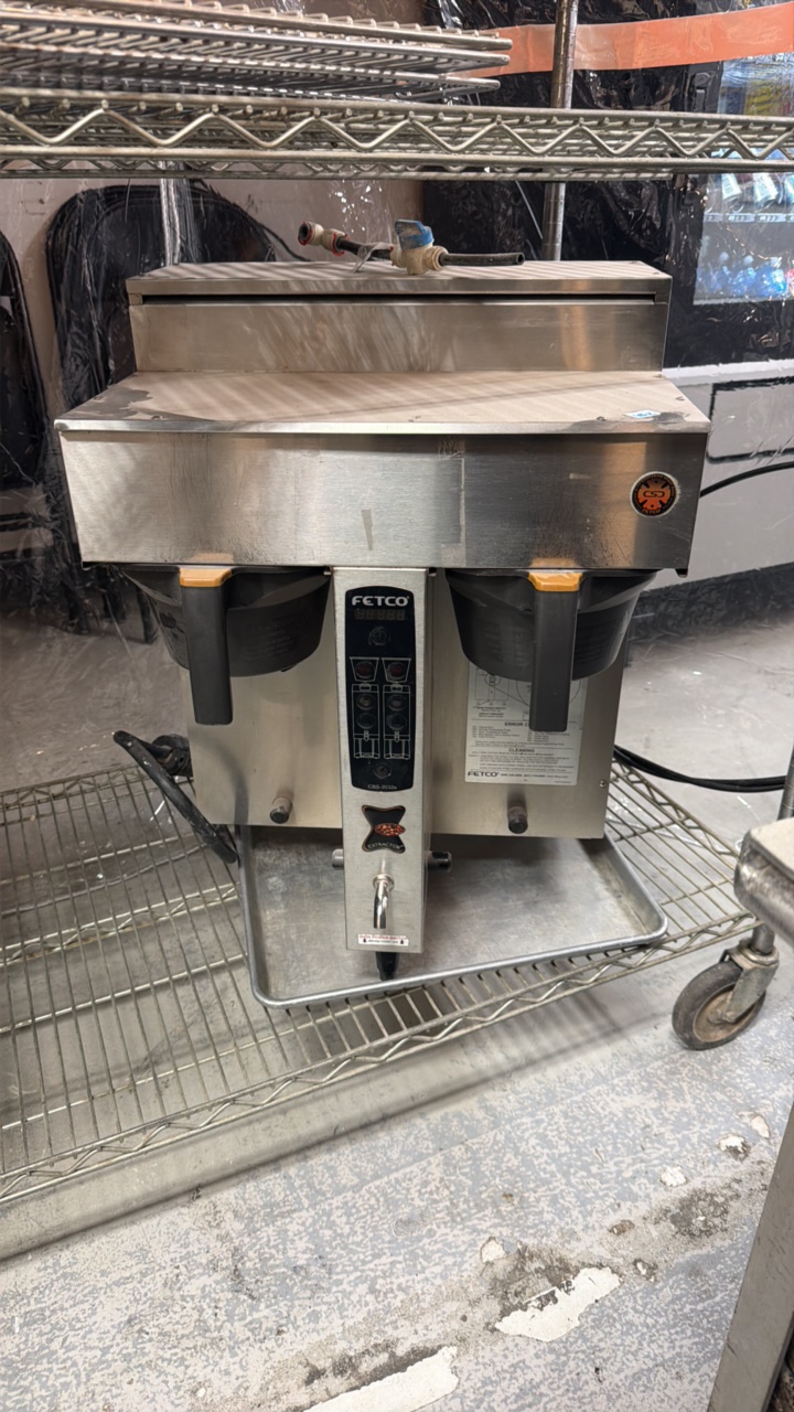 lot 462 image: Fetco coffee brewer