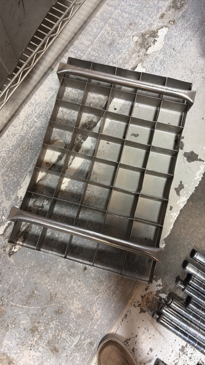 lot 464 image: cutter