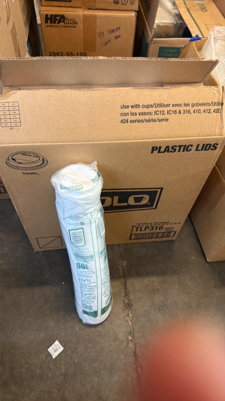 lot 474 image: plastic solo cup lids