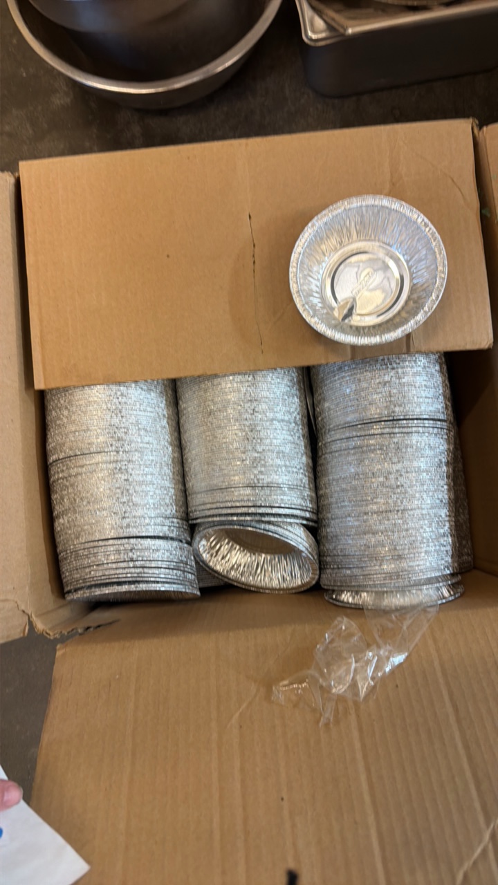 lot 481 image: 2 12 inch pie tins