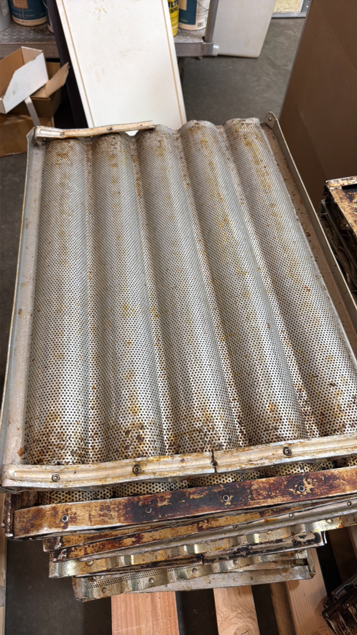 lot 486 image: bread pan trays