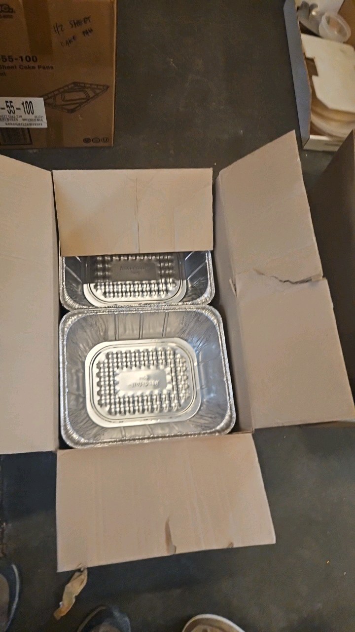 lot 489 image: 12 extra deep tin