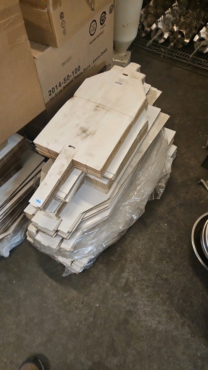 lot 496 image: Uline Bins Assortment