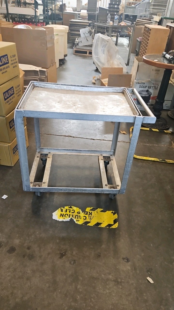 lot 515 image: Utility Cart