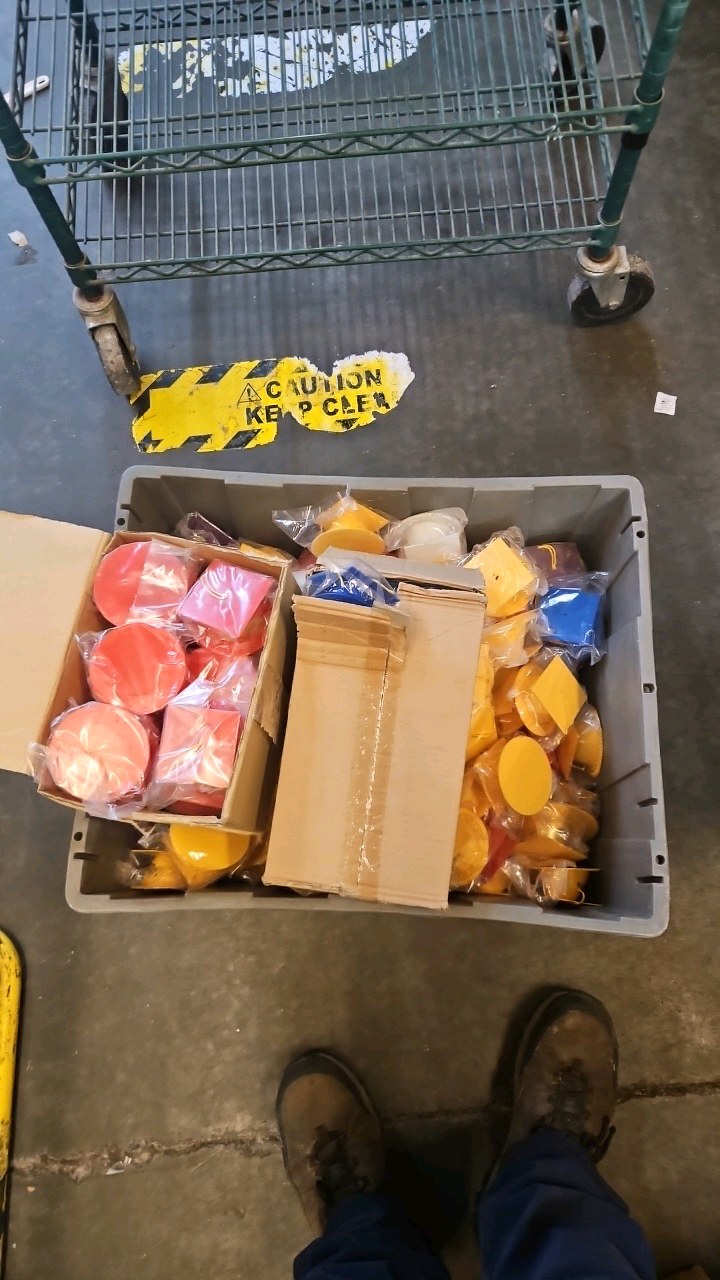 lot 517 image: Assorted colors Graduation Cap w Gold Tassel Cake Topper, Decoration, 2.5 x 3.5 New