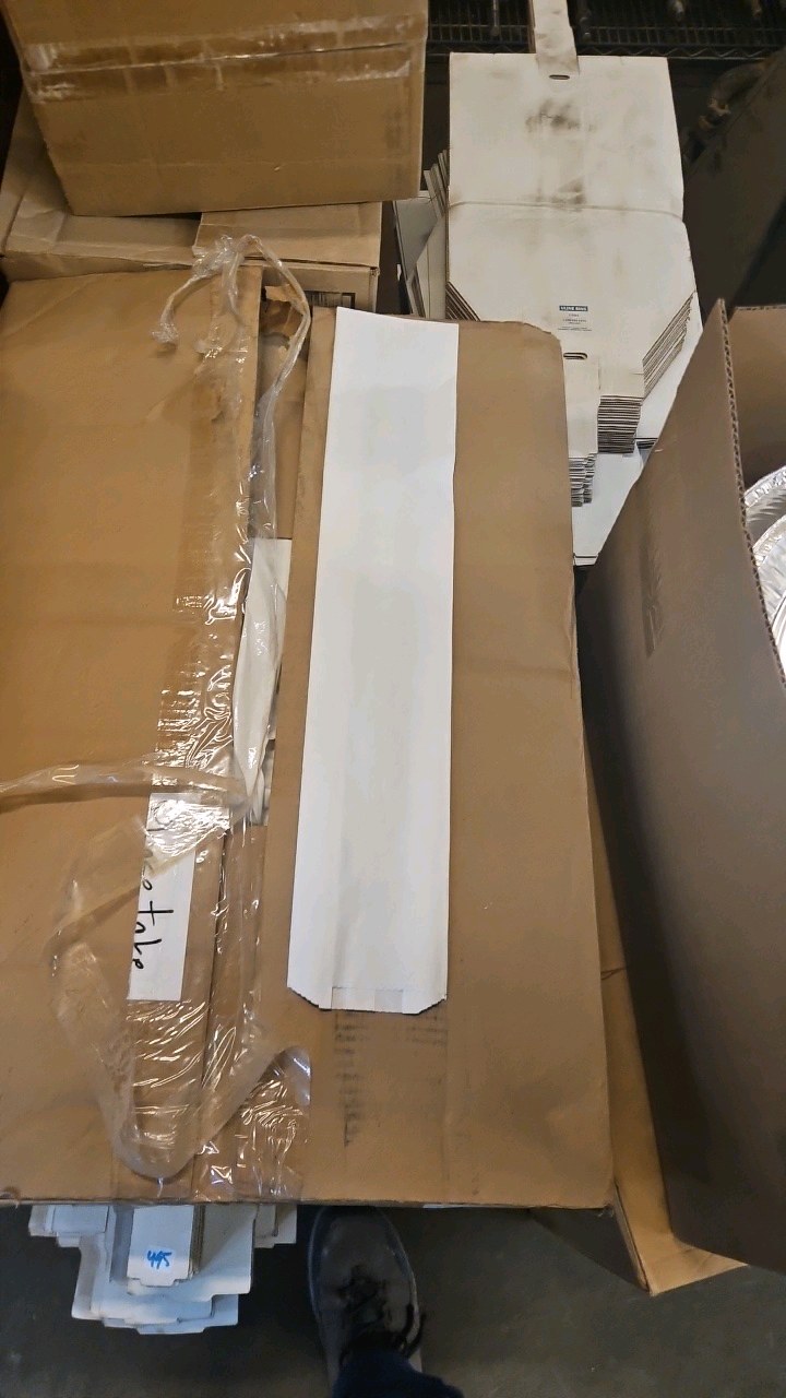 lot 521 image: Xlrg Baguette Bag