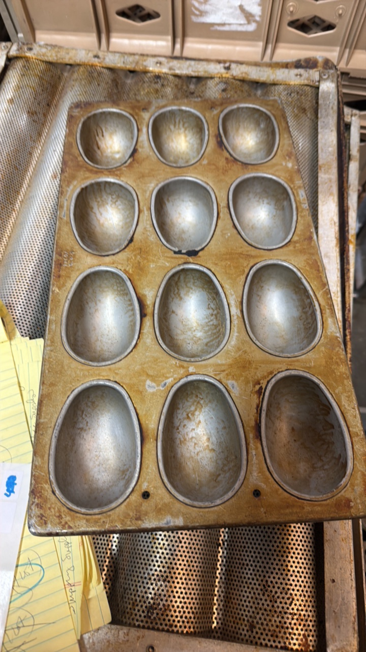 lot 534 image: egg shaped pans