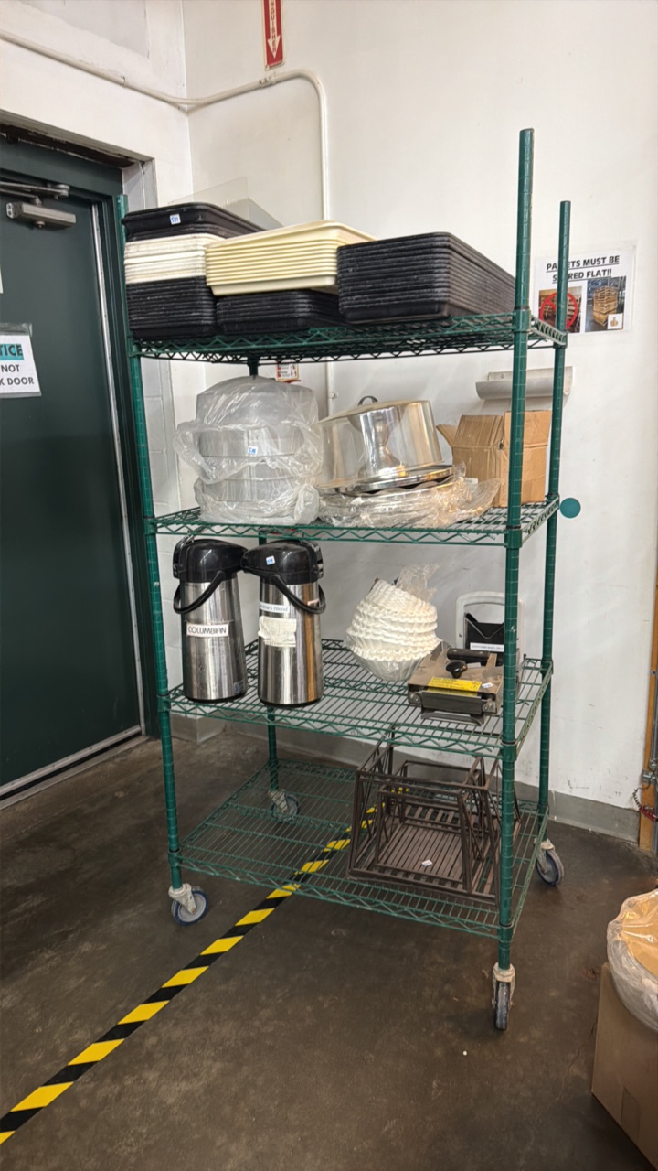 lot 542 image: bakers rack