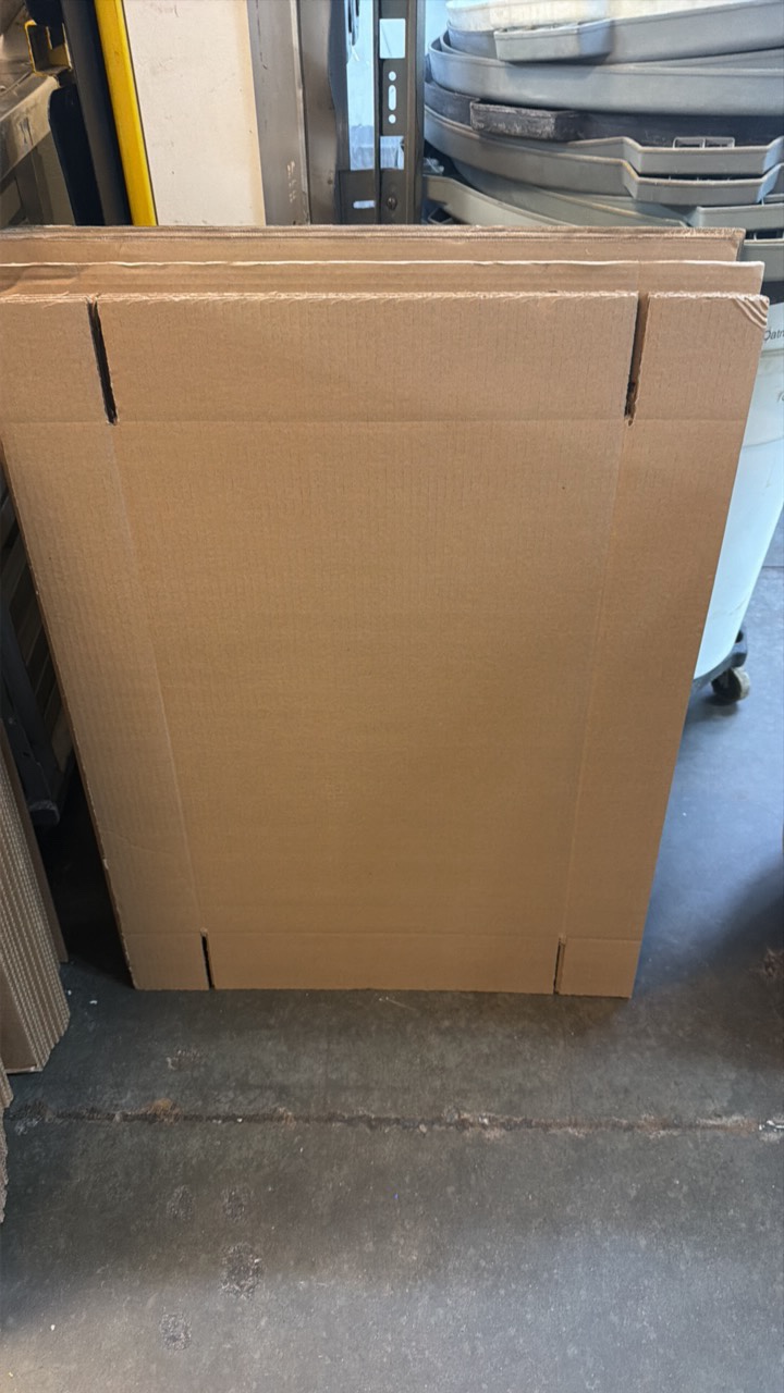 lot 557 image: boxes