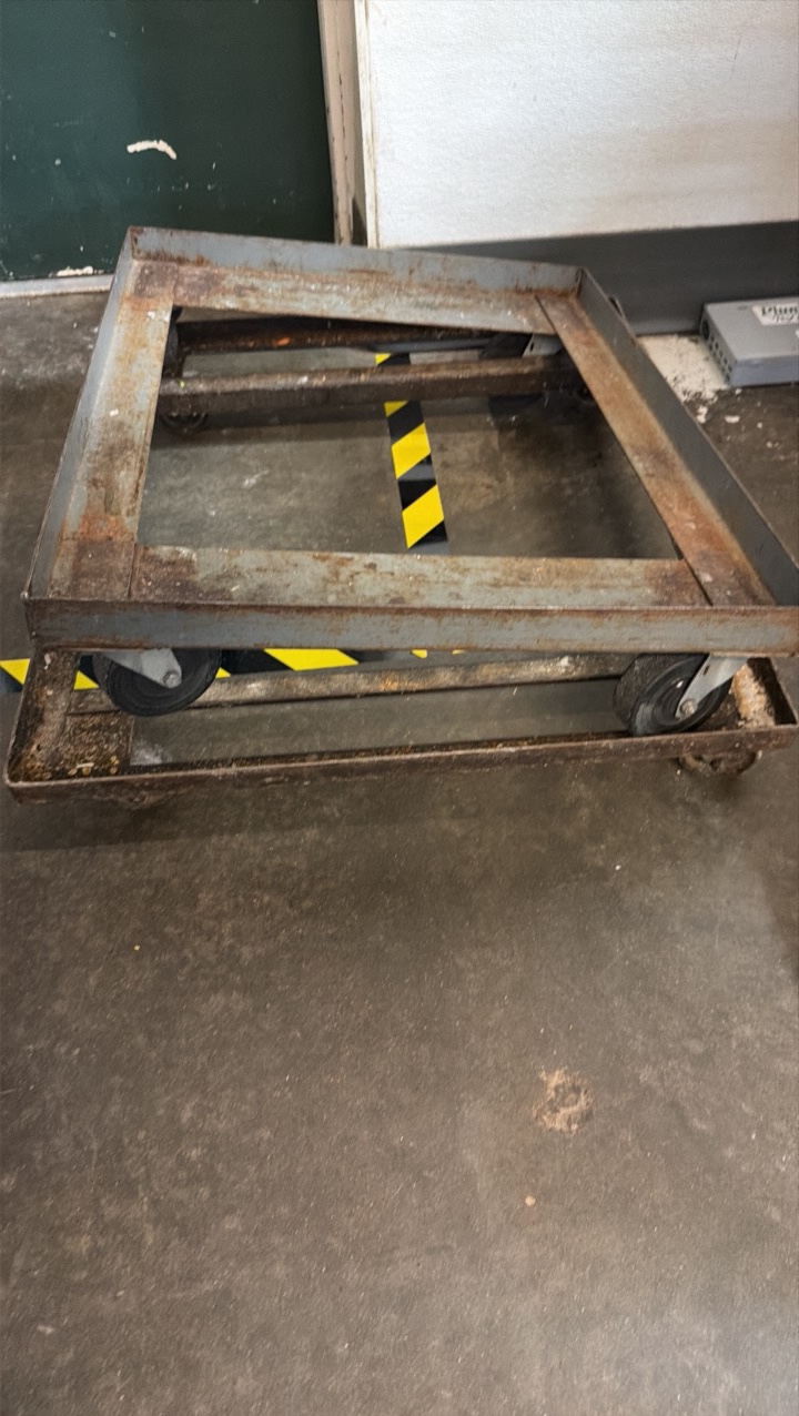 lot 568 image: 2 mover with wheels