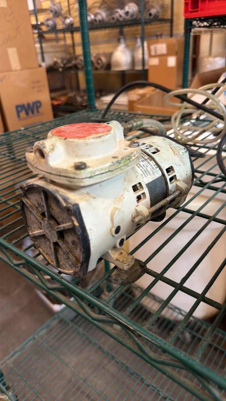 lot 571 image: air compressor