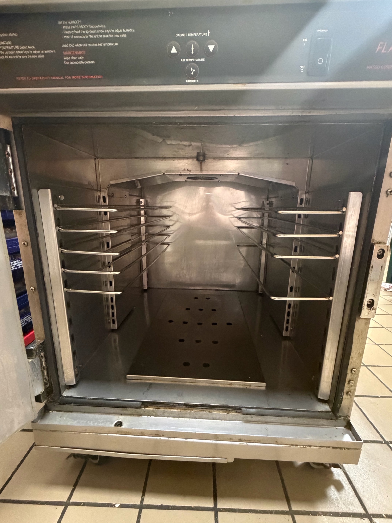 HATCO  FSHC – 5W1 – EE flavor saver portable holding proofing cabinet