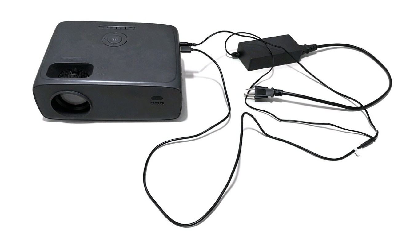 Portable Video Projector w Power Adapter Dual HDMI Micro SD AV Audio Out Tested Working