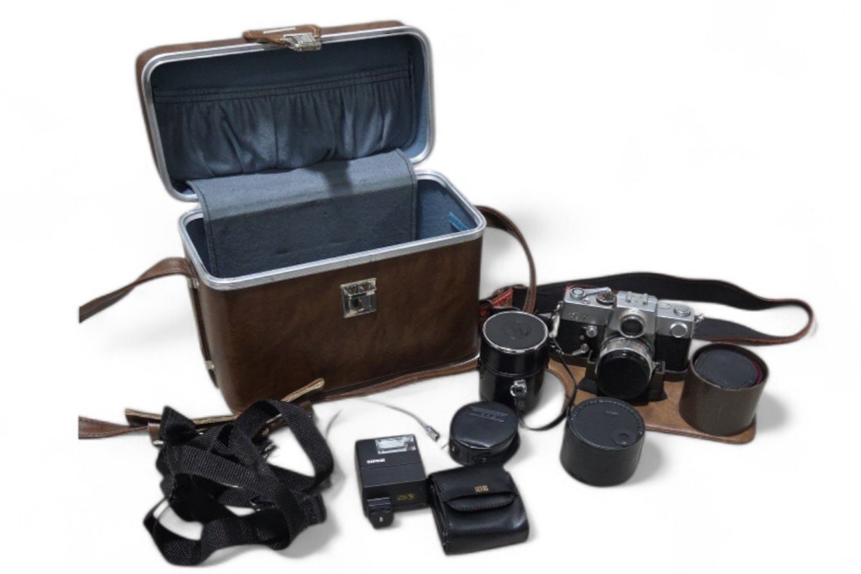 Petri Flex 7 Camera Kit - Lenses, Flash, Filters, Lens Cases & Hard Case