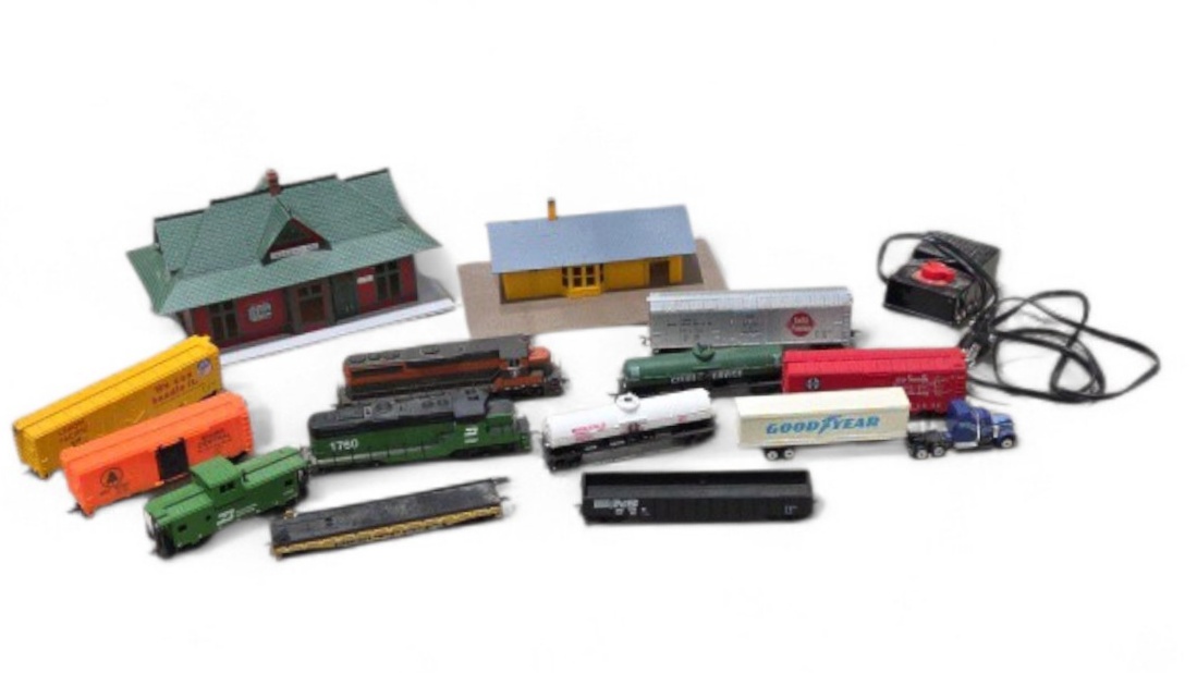 Model Train Lot - Engines, Freight Cars, Buildings, and Transformer