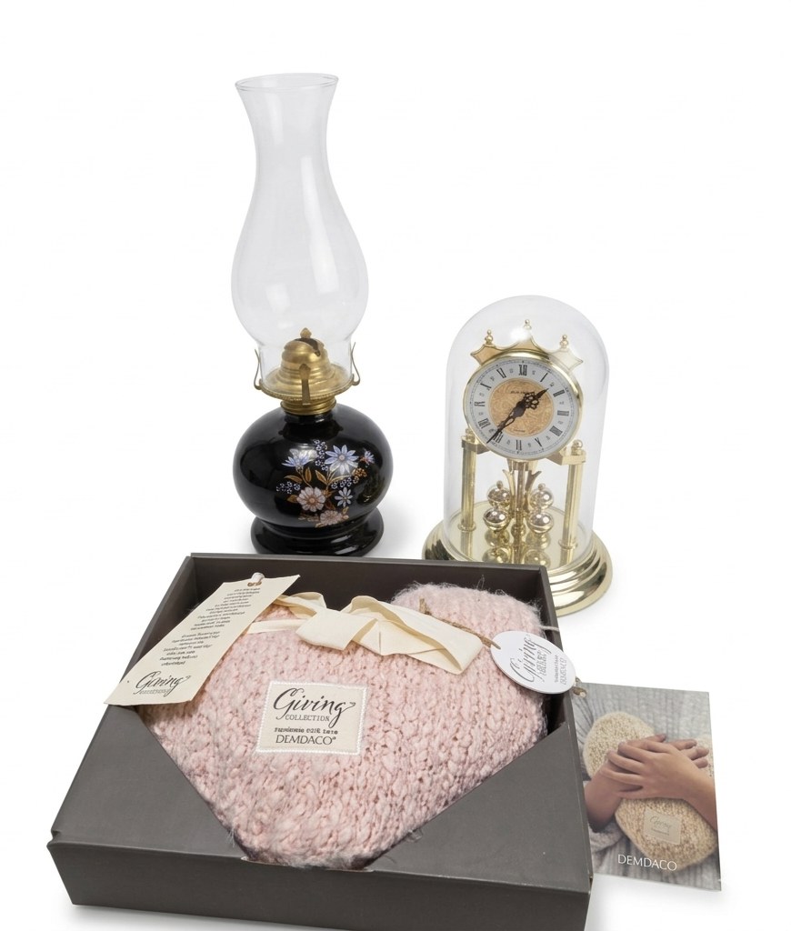 Lot Vintage Style Decor - Seth Thomas Candid Clock, Oil Lamp, DEMDACO Giving Heart