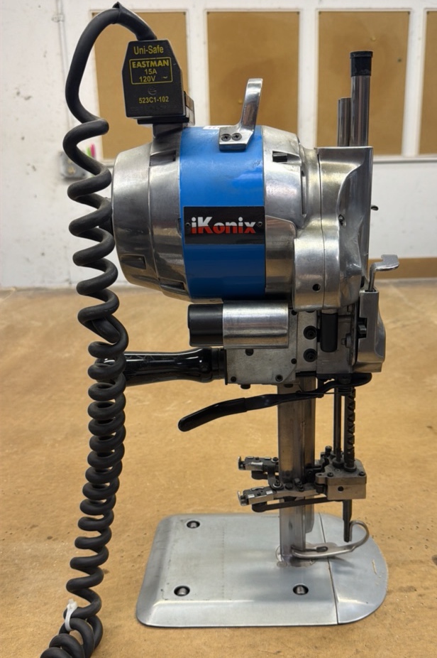 iKonix KC-3 Rotary Fabric Cutter