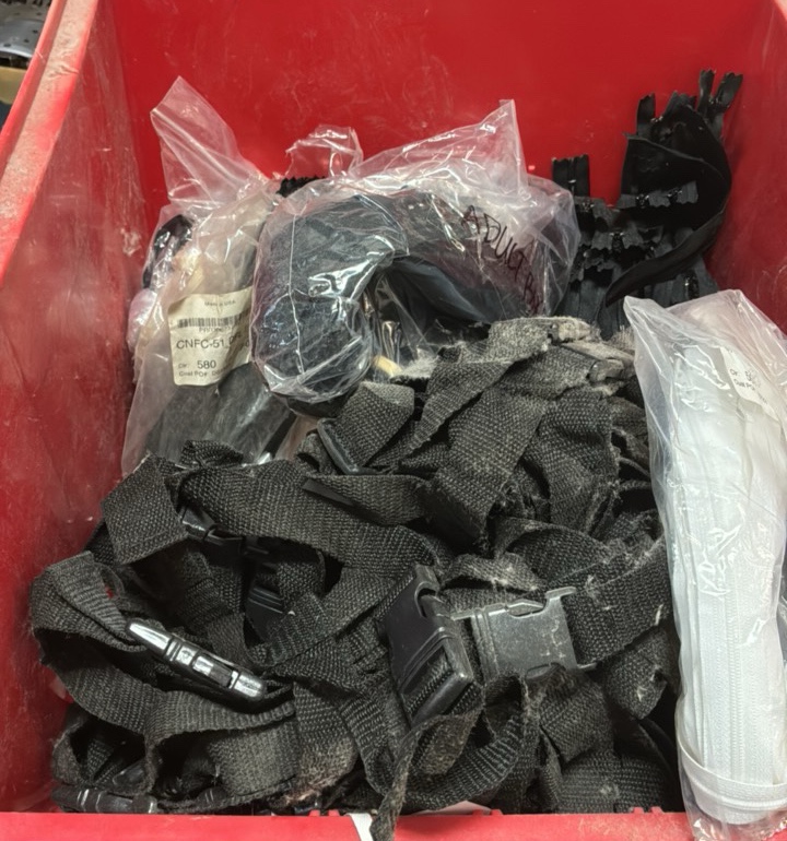 dual side release buckles zippers