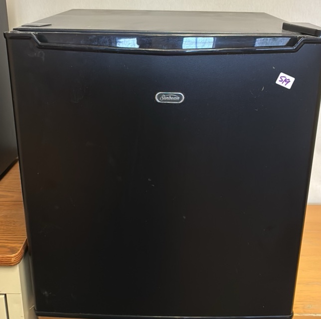 Sunbeam mini refrigerator