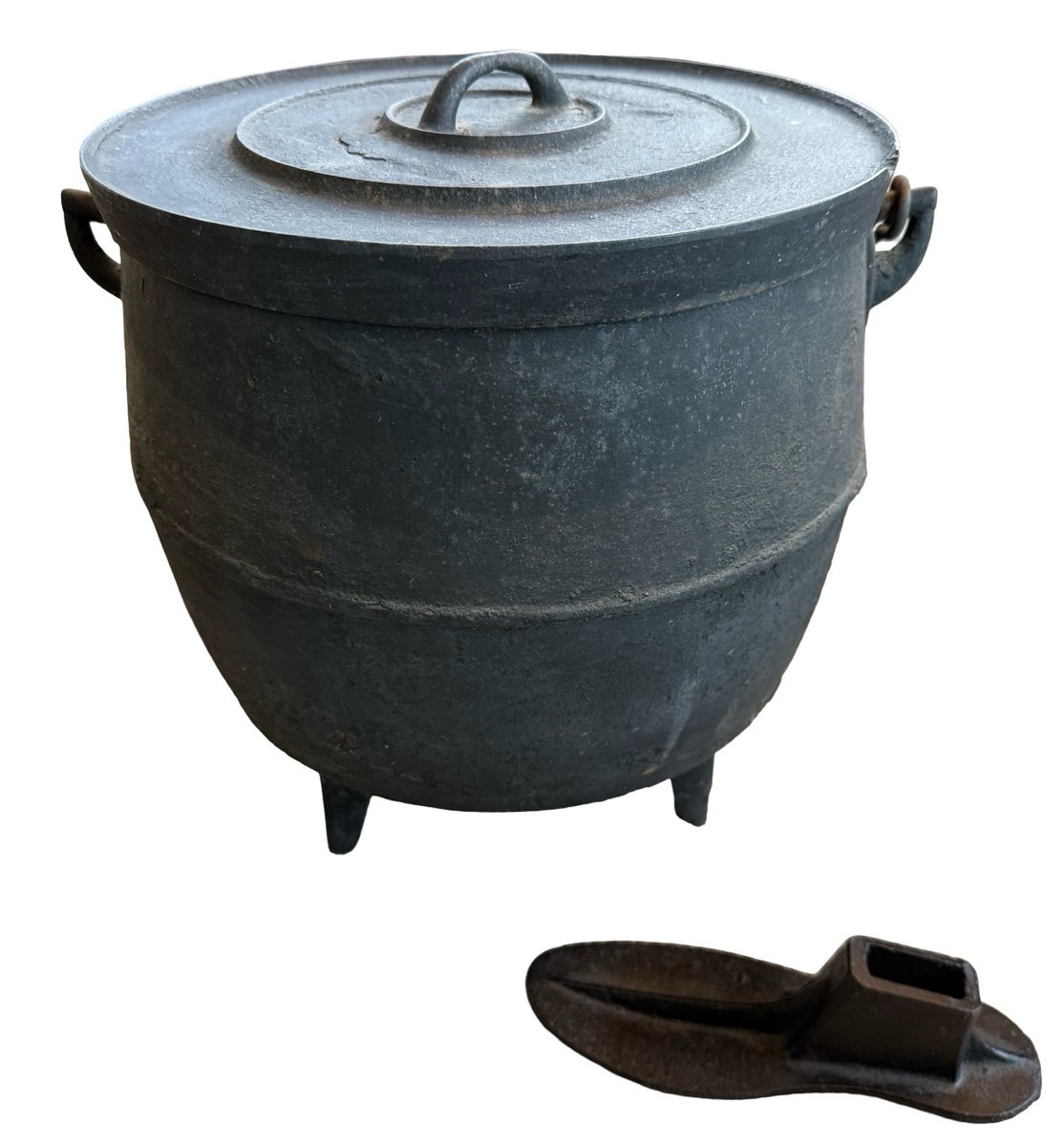 3 Legged Cast Iron Cauldron & Shoe Mold