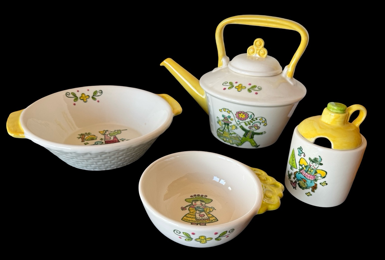 Poppytrail by Metlox Happy Time Teapot & Serving Dishes