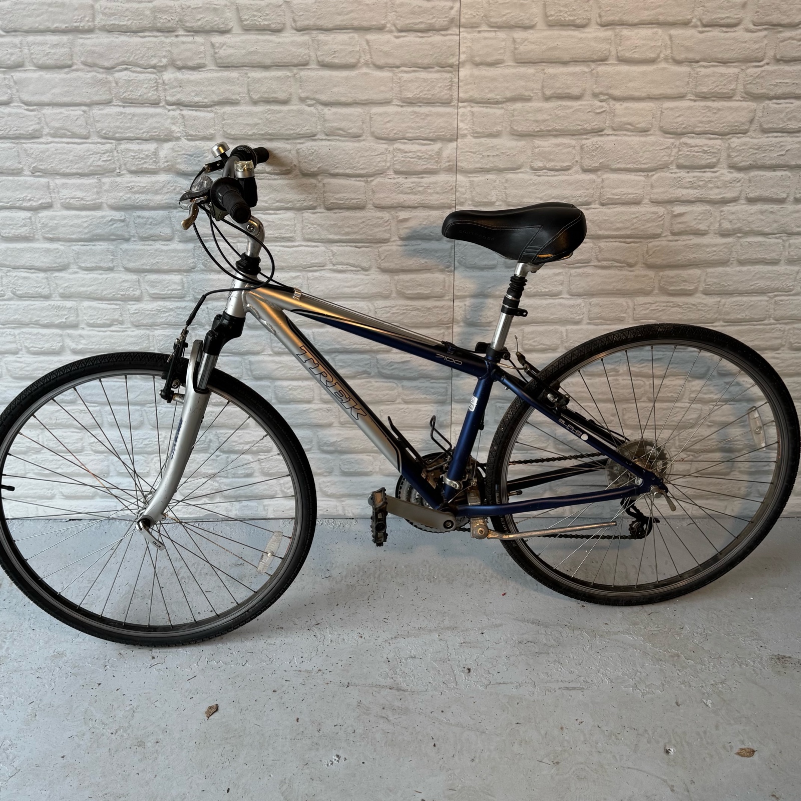 Trek 7100 hybrid bicycle