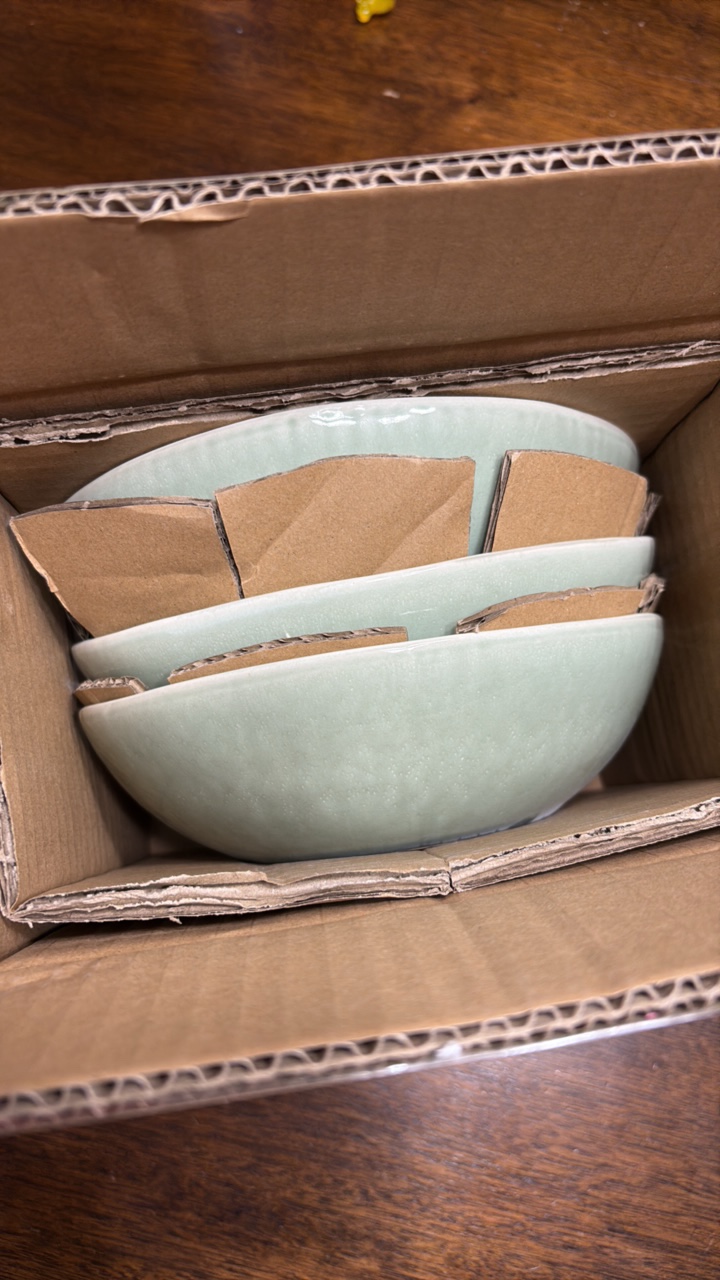 18-Piece Set of Plates and Bowls, Settings for Six People, Box Opened Only to See Color