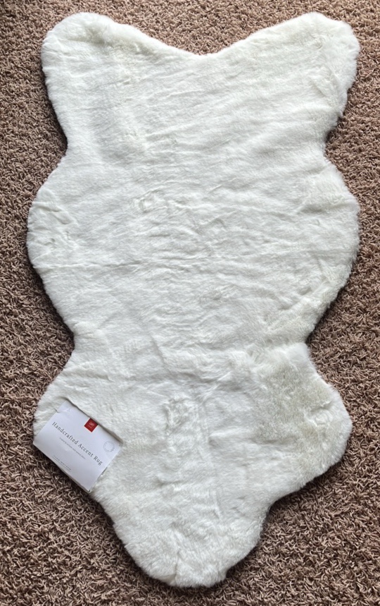 Loloi Accent Rug  27x45  Snow White  Roger Collection  Super Soft