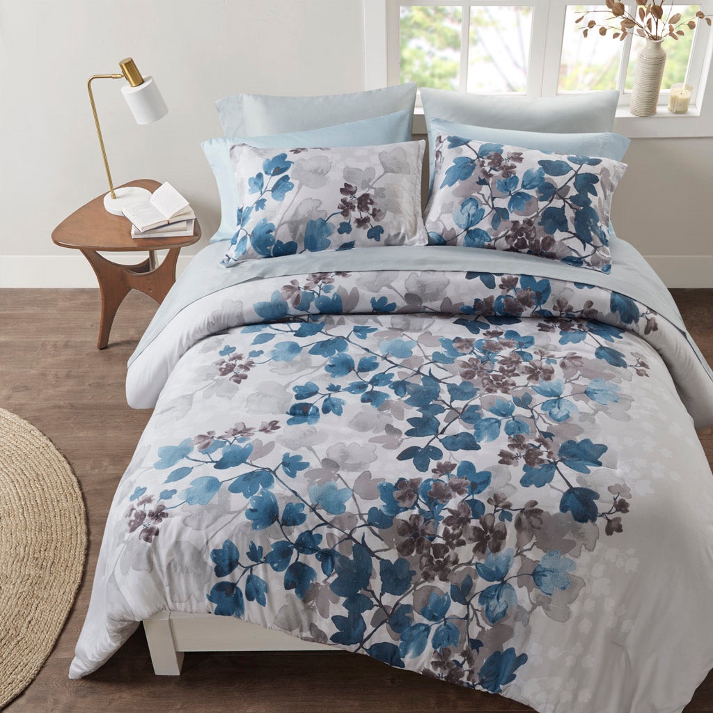 King  Madison Park Comforter  Floral Print  Blues and Grays