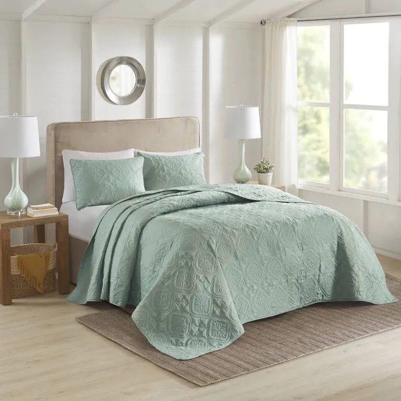 King  510 Design Oakley 3 Piece Reversible Bedspread Set  Color Sage retail $190