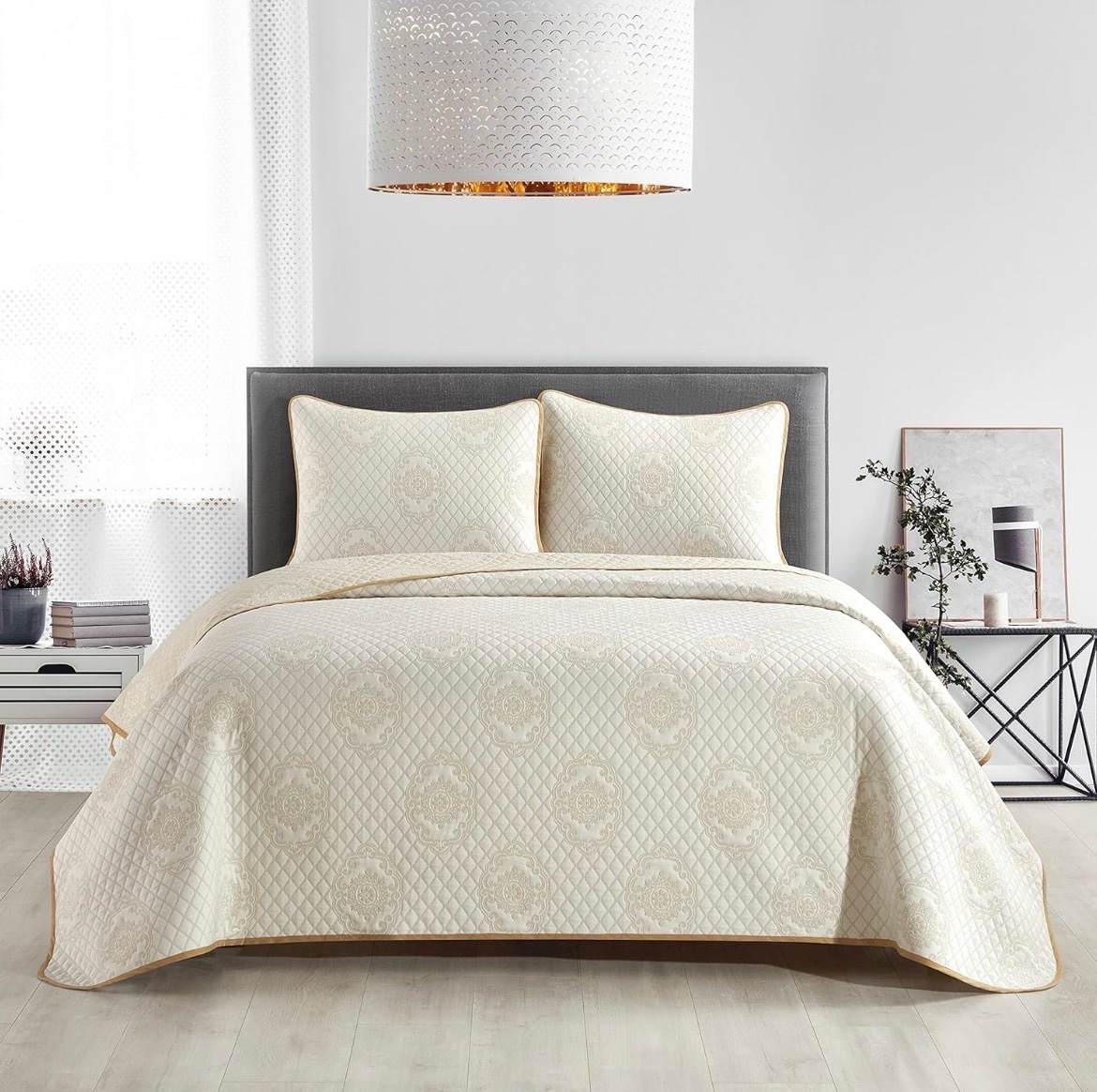 FullQueen  Stratford Park 3 Piece Quilt Set, Gold, Microfiber Double Pinsonic Quilting, Bed Size Queen, All Season Bedding Coverlet Set, Lightweight  90x90  1 Quilt 2 standard shams  Retail $170