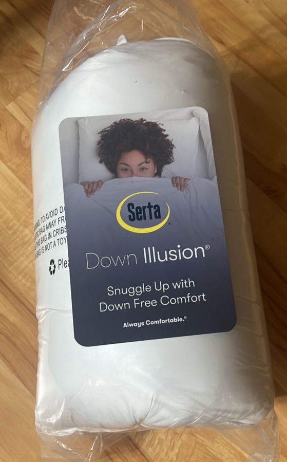 Serta Down Alternitive Pillow Retail $75