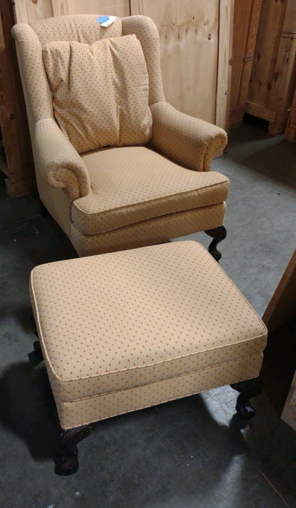 Arm chair with ottoman