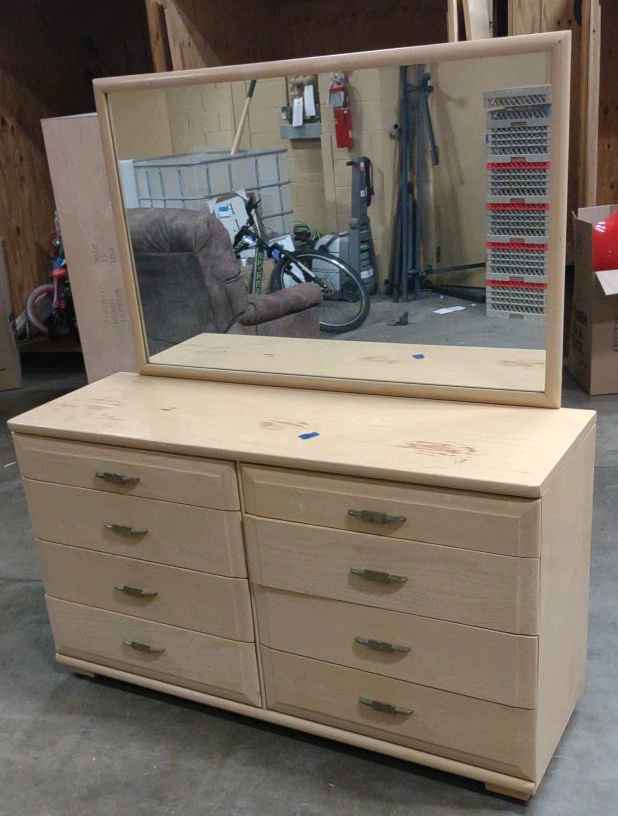 8 drawer dresser with mirror