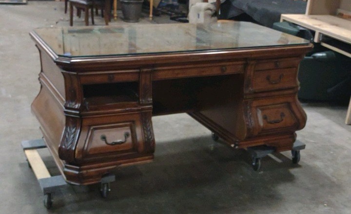 Michael Amini signature piece