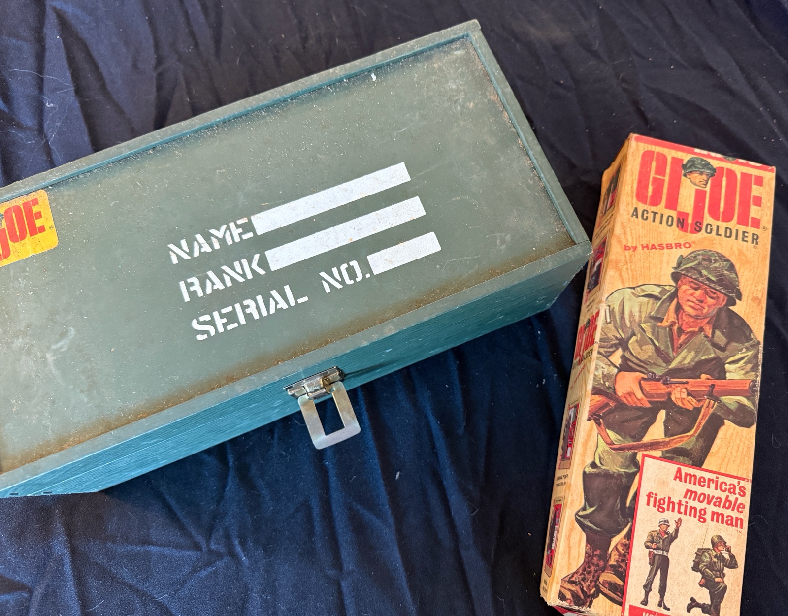 vintage GI Joe Figurines with Footlocker, Clothing