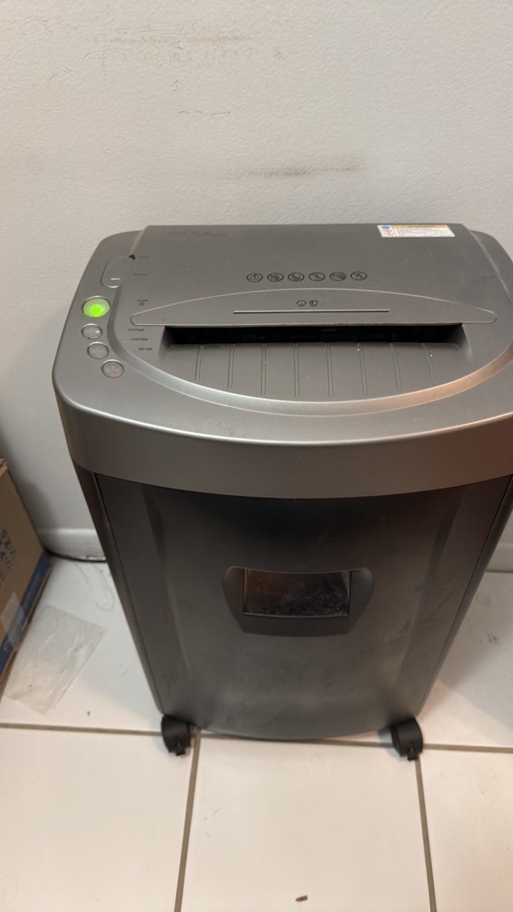 Royal MC 14 MX 14 sheet micro cut shredder