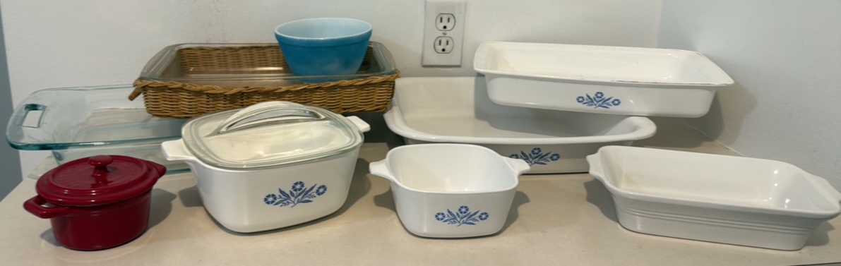 Pyrex and Corning Ware Lot includes Corn Flour bakeware and blue mixing bowl plus some 9 x 13 pans