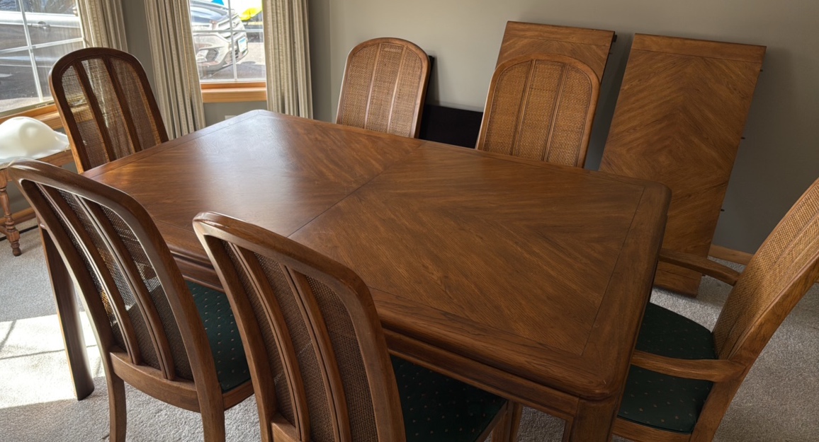 Drexel Heritage dining table with six chairs and pads and extra leaves