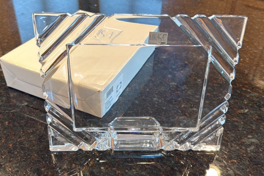 Mikasa showcase crystal frame that holds a 5 x 7 picture