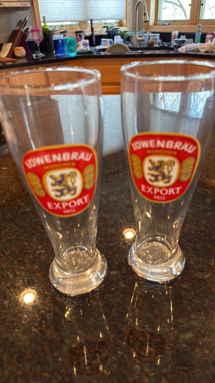 Lowenbrau Munchen Export Hell beer glasses