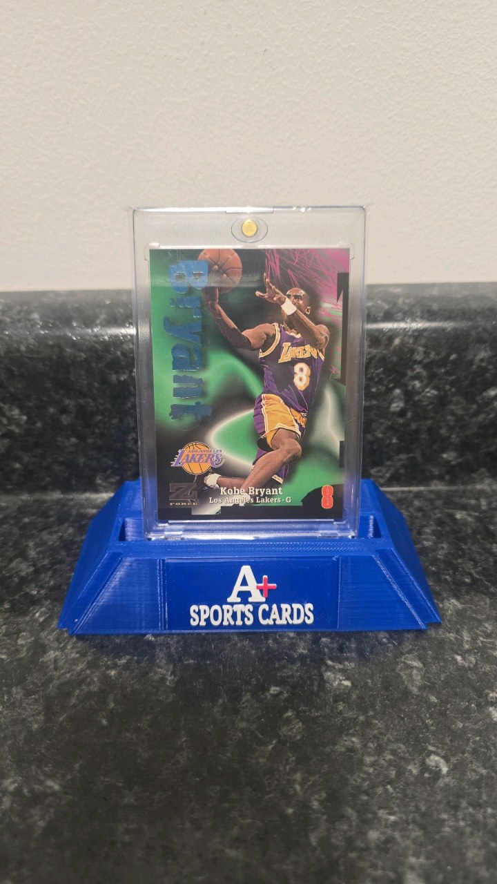 1997 SKY BOX Kobe Bryant #88